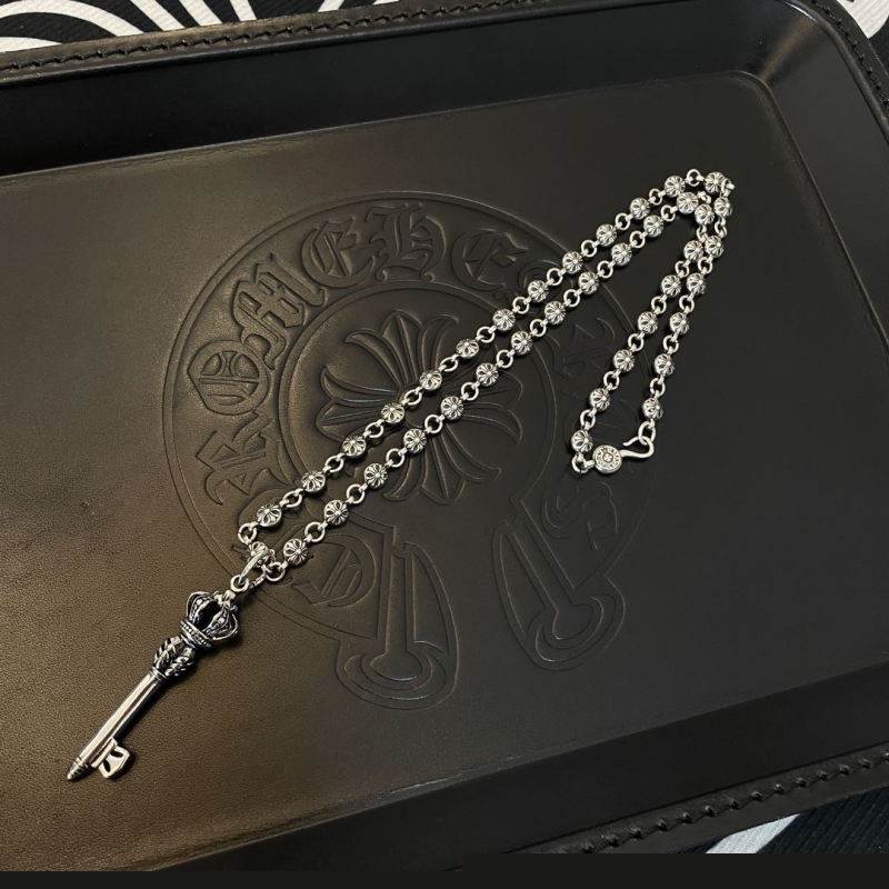 Ch**me He**ts necklaces